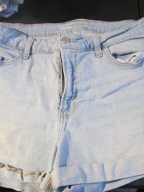 Ladies Light wash Jean shorts Old Navy sz 14
